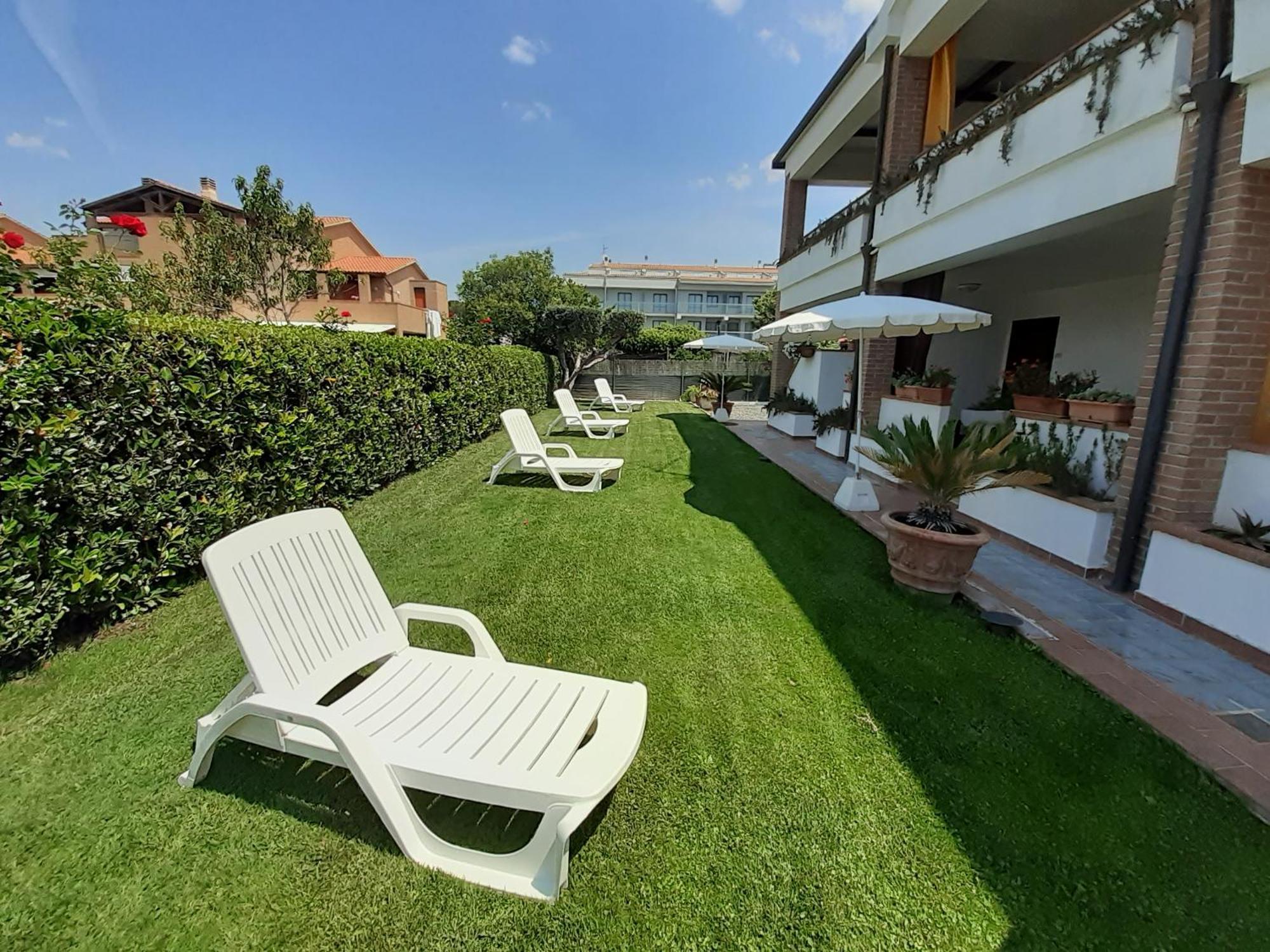 Hotel B&B Rispescia Grosseto Bagian luar foto