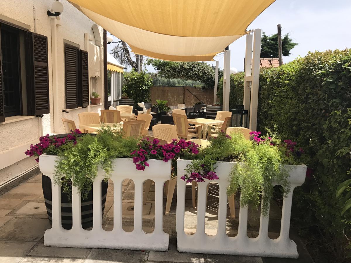 Hotel B&B Rispescia Grosseto Bagian luar foto