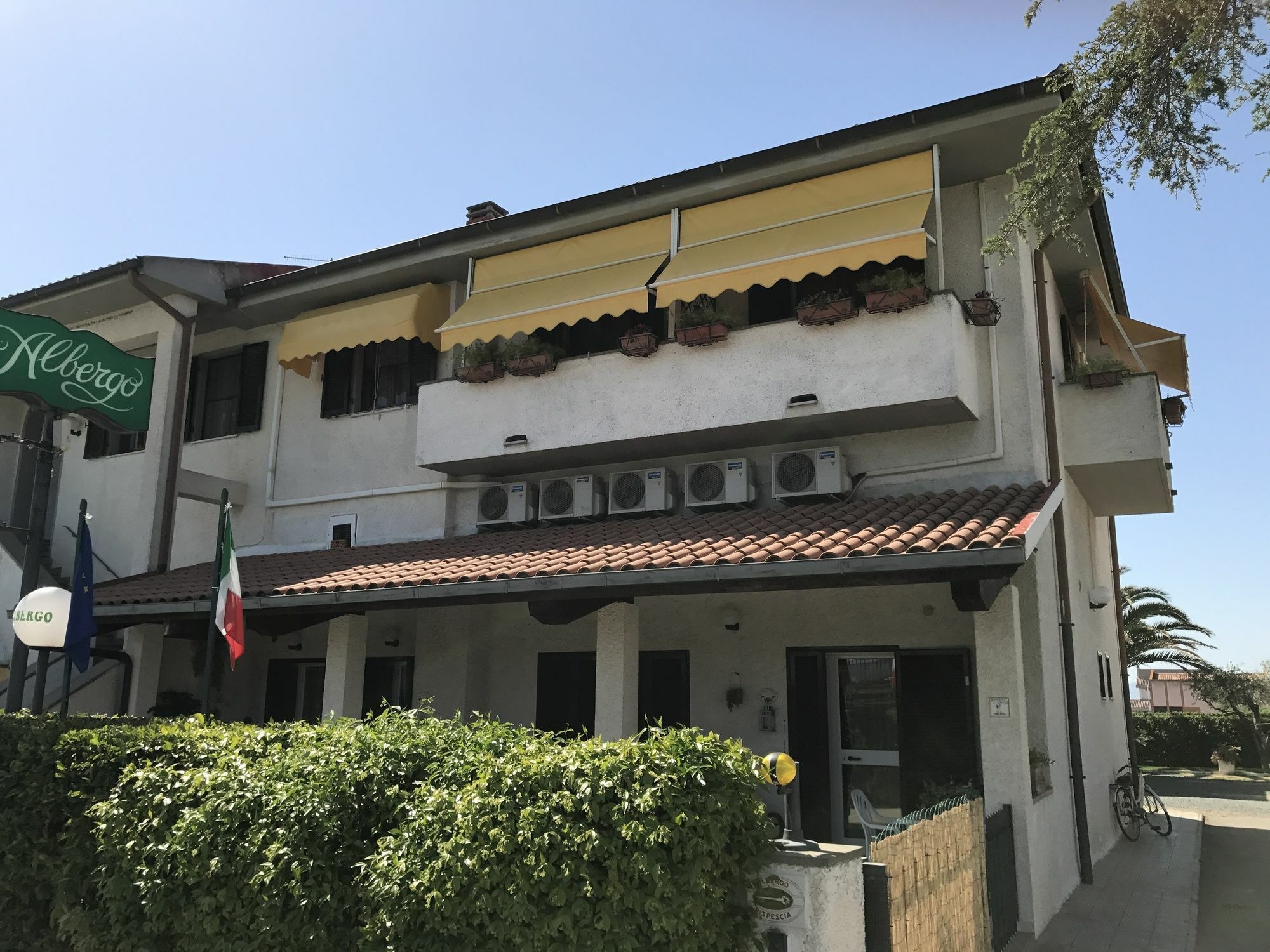 Hotel B&B Rispescia Grosseto Bagian luar foto